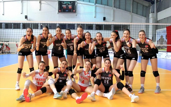 17 Yaş Altı Kadın Milli Voleybol Takımı Balkan Şampiyonası'nda finale yükseldi
