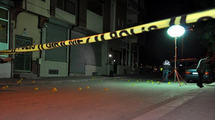 İzmir'de ev sahibi tartıştığı kiracısını silahla öldürdü