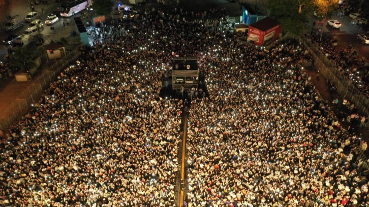 Üsküdar'da 100 bin kişilik dev konser!