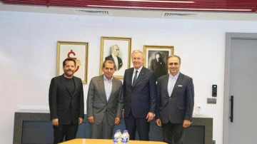 Almanya'nın 10. Cumhurbaşkanı Christian Wulff'tan Galatasaray'a ziyaret