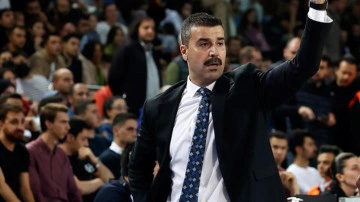 Anadolu Efes Basketbol Takımı'nın başantrenörü Erdem Can oldu