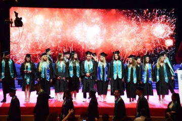 Arnavutluk'ta Türkiye Maarif Vakfı'na bağlı üniversitede mezuniyet töreni düzenlendi