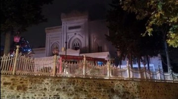 Beşiktaş Yıldız Hamidiye Camii'nde yangın