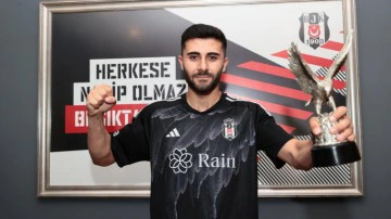 Beşiktaş'ta transfer! 4+1 yıllık imzayı attı