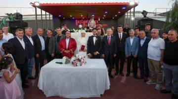 CHP Genel Başkanı Kılıçdaroğlu nikah şahidi oldu