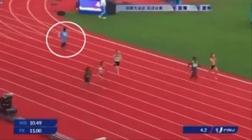 Çin'de düzenlenen koşu yarışmasına Somalili atlet damga vurdu! Kilolarından koşamadı