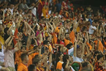 Galatasaray, hazırlık maçında Hull City'ye 4-3 yenildi