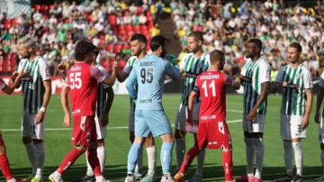 Galatasaray'ı yakından ilgilendiren maçta gol sesi çıkmadı