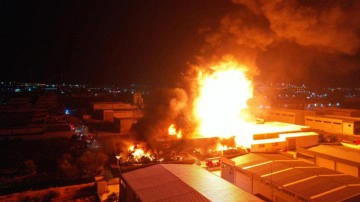 Manisa'da geri dönüşüm fabrikasında yangın!