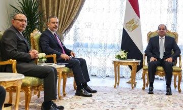 Masada tek konu başlığı vardı! Hakan Fidan, Mısır Cumhurbaşkanı Sisi ile görüştü