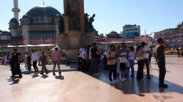 Mega kent İstanbul'da sıcak hava bunalttı