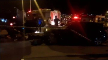 Siirt'te iki otomobil kafa kafaya çarpıştı: 1’i ağır 3 yaralı