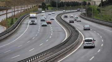 TEM Otoyolu'nda heyelan! Ankara-İstanbul yönü trafiğe kapandı