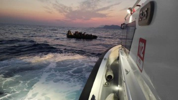 Türkiye, Adalar Denizi'nde 61 düzensiz göçmeni kurtardı