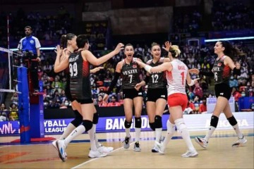 Türkiye Kadın Voleybol Takımı, Tayland'ı 3-0 Mağlup Etti
